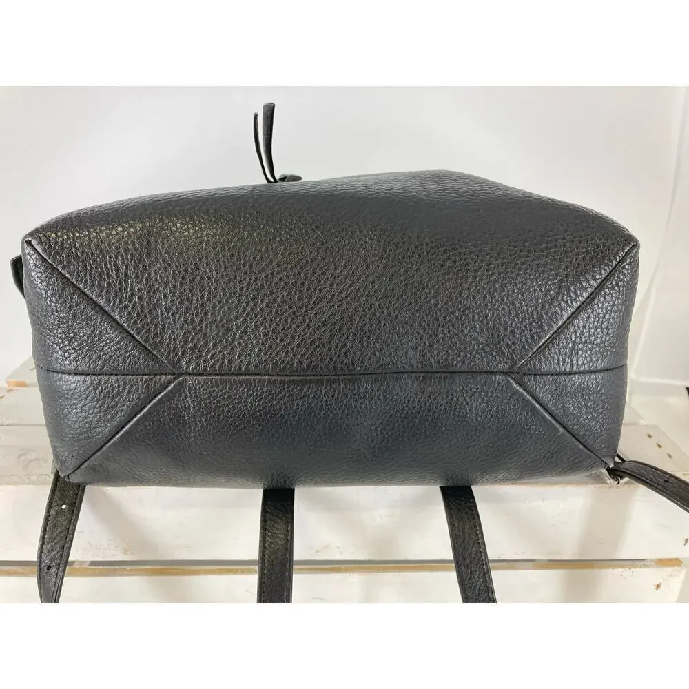 MICHAEL KORS, MEDIUM SIZE BLACK PEBBLED LEATHER BACKPACK (ASIS)
